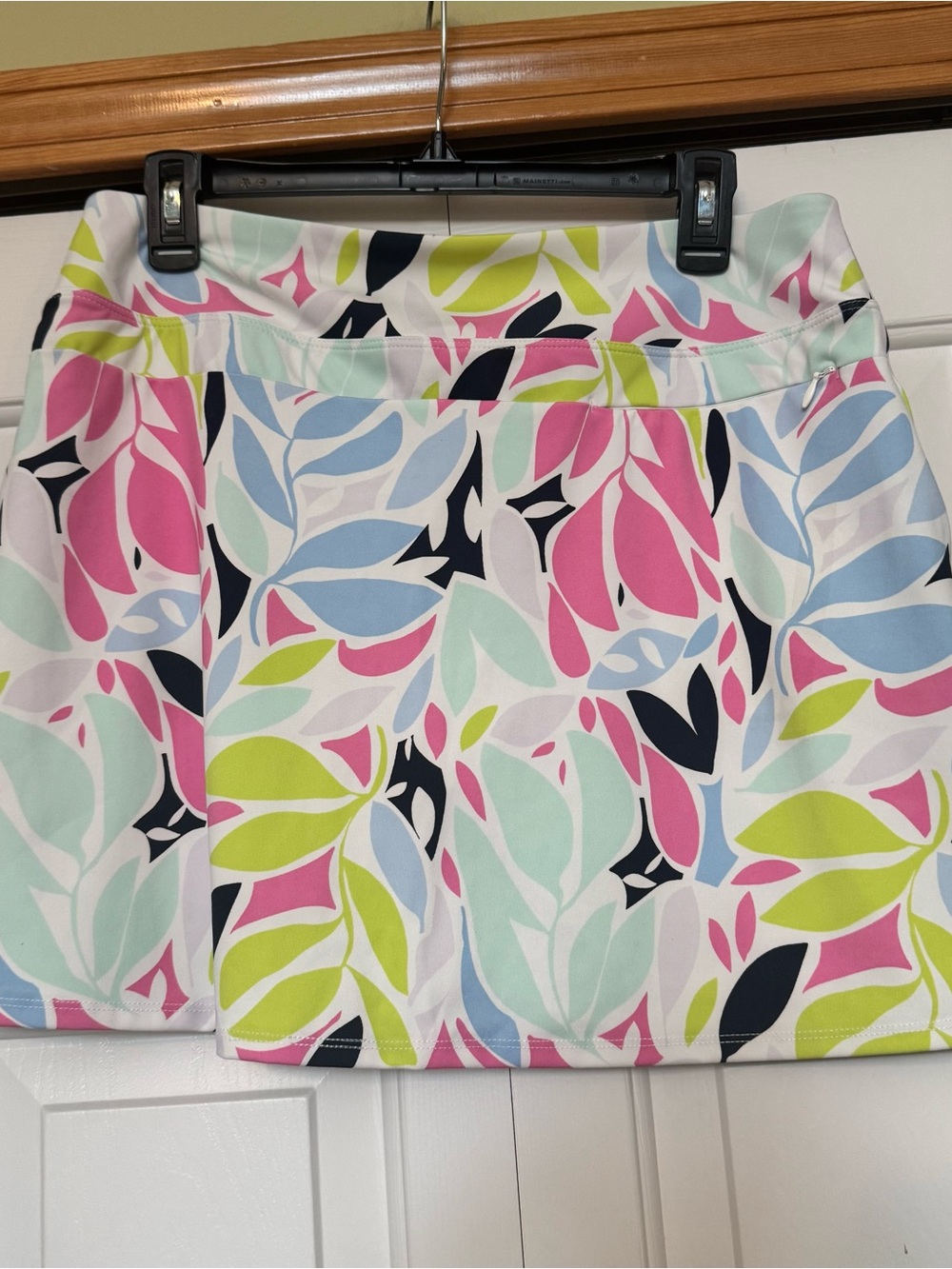 Tommy Bahama Golf Skort Size Large - Picture 4 of 6